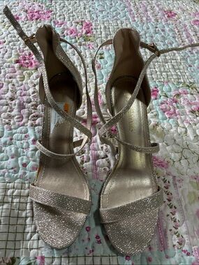 Dream Pairs Glitter Strappy Heels in Champagne